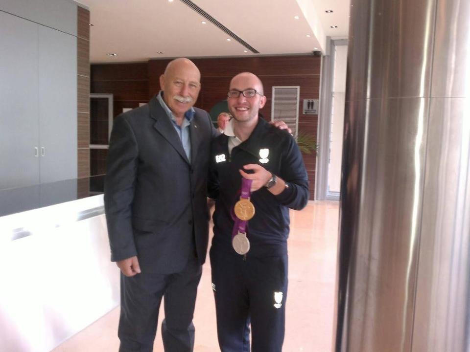Il Presidente Alagna con Niccolò Campriani, Medaglia d'Oro alle Olimpiadi 2012 di Londra